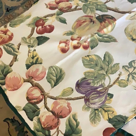 4 Beautiful Handmade Napkins - Picture 2 of 3